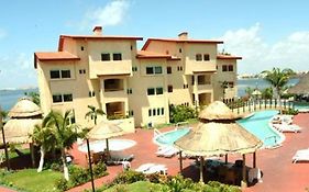 Selina Cancun Lagoon Hotel Zone